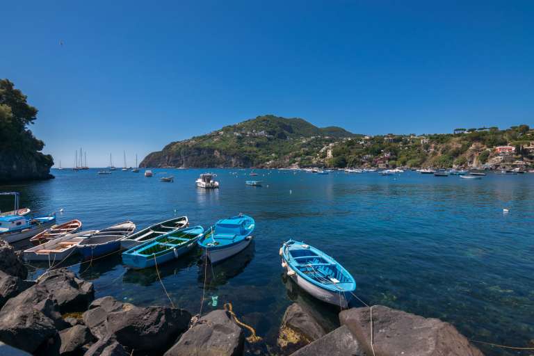 Залив Картаромана и скалы Санта Анна